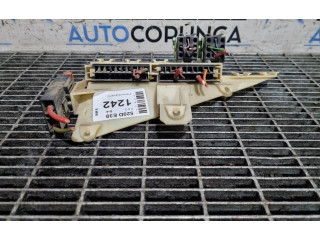   Pojistková skříňka 8371884   Alpine B10 E39 2000