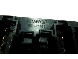 Блок предохранителей 357937039   Volkswagen Transporter - Caravelle T4    