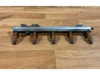 Vstřikovací lišta 9186942, 2403146   Volvo V70     