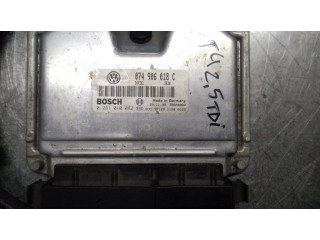Блок управления двигателя 074906018C, 0281010082   Volkswagen Transporter - Caravelle T4