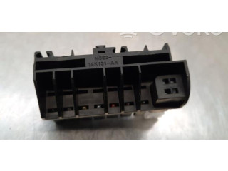 Блок предохранителей  M8E214K131AA   Land Rover Range Rover Sport L461    