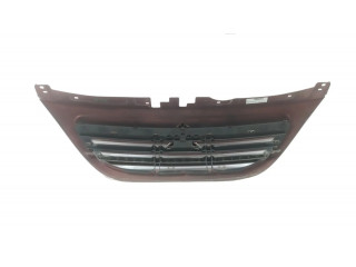 Передняя решётка Citroen C3 2002-2004 года 9647156577      