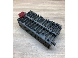 Блок предохранителей 357937039   Volkswagen Transporter - Caravelle T4    