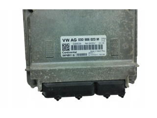 Pojistková skříňka Блок управления двигателем ECU    Skoda Fabia Mk2 (5J) 2010