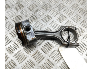 Píst 32298424, 31401957   Volvo XC40    B 4204 T47 