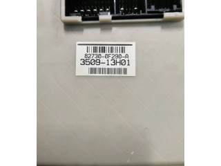   Pojistková skříňka 302713E18, 3509-13h01   Toyota Verso 2014