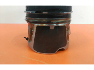 Píst 1200000Q0P   Nissan X-Trail T31    M9R832 