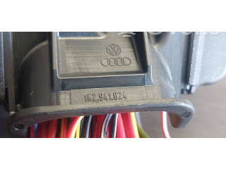   Pojistková skříňka 1K2941824   Audi A3 S3 A3 Sportback 8P 2010