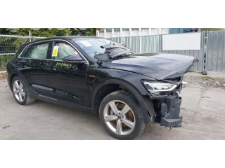 Замок капота 4M0823661   Audi e-tron