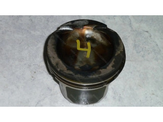 Píst 11257610295   BMW 1 E82 E88    N54T 