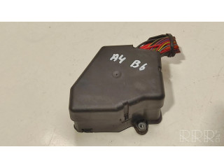 Блок предохранителей A053063, 8D2941824   Audi A4 S4 B6 8E 8H    