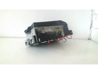Блок предохранителей 2M5T14A067BB, 518276100   Ford Focus    