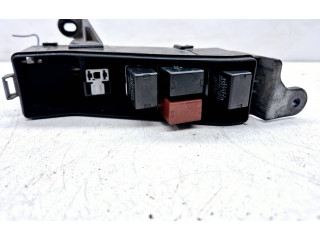 Блок предохранителей 8266253030   Lexus IS 200-300    