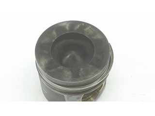 Píst 11258571012   BMW 2 F22 F23  pro naftový motor   
