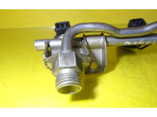 Топливная рампа 90536149   Opel Zafira A  