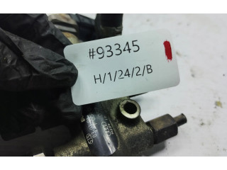 Топливная рампа 057130763H   Audi A8 S8 D3 4E  