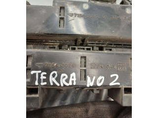   Pojistková skříňka 71543025, 71543024   Nissan Terrano 1997