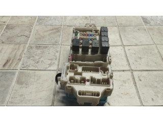 Блок предохранителей 1MR587655, 21395B08DCFB   Mitsubishi Grandis    
