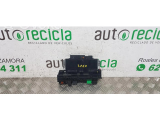  Pojistková skříňka A0275454532   Mercede-Benz S W220 