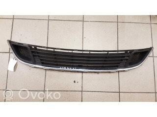 Передняя решётка Citroen C5 2008-2016 года 9681052677      