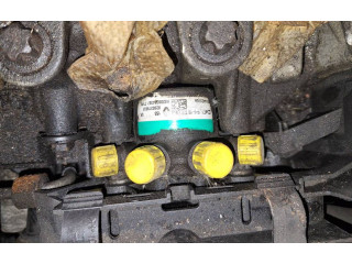 Vstřikovací lišta 8200379933, 8200334367   Nissan Note (E11)     