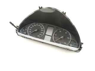 Přístrojová deska  Mercedes-Benz CLK AMG A208 C208 2005 A2035401148, 110080266021  