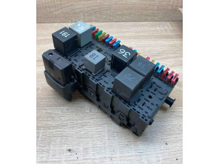 Блок предохранителей 357937039, 1H0953227   Volkswagen Transporter - Caravelle T4    
