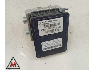 Блок управления АБС 52056415, 18235760111   Fiat 500L