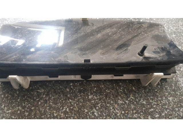 Přístrojová deska  Toyota Corolla E120 E130 2004 8380002750  