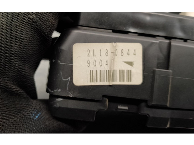 Pojistková skříňka Řídící jednotka BSM 2L180844   Volvo V40 2012