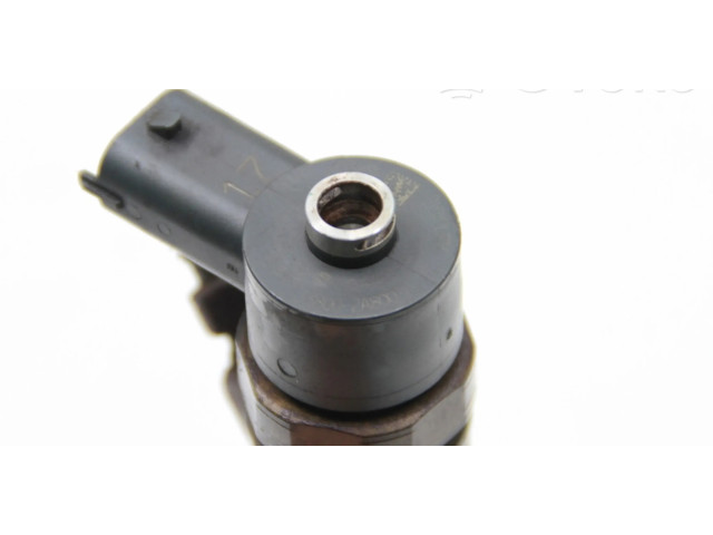 Vstřikovač 338002A800   Hyundai i40  pro naftový motor 1.7 D4FD 