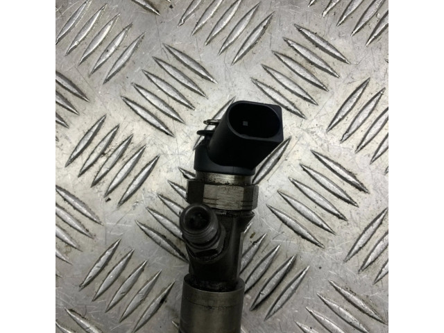 Vstřikovač 7794435   BMW 3 E90 E91  pro naftový motor 2.0  