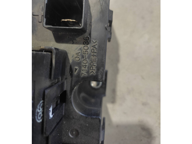 Блок предохранителей 71405036, 8F180161   Lexus GS 300 350 430 450H    