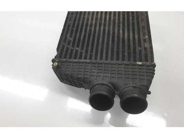Радиатор интеркулера     670035635, 670035635    Maserati Levante 