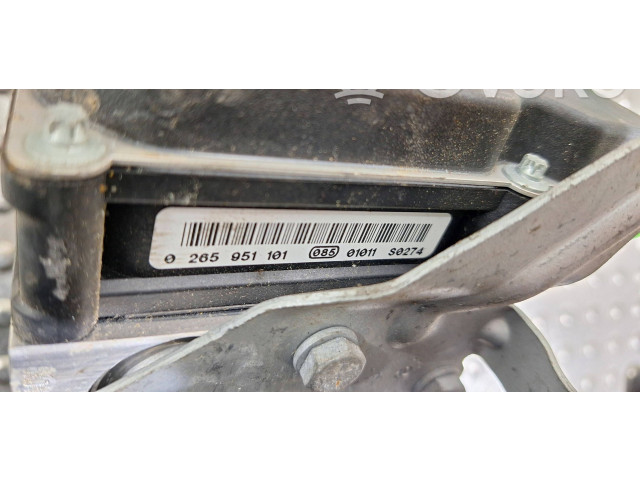 Jednotka ABS 6798990, 6798989   BMW X1 E84 2011