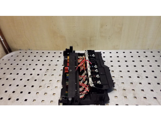 Блок предохранителей 8387153   BMW X3 E83    