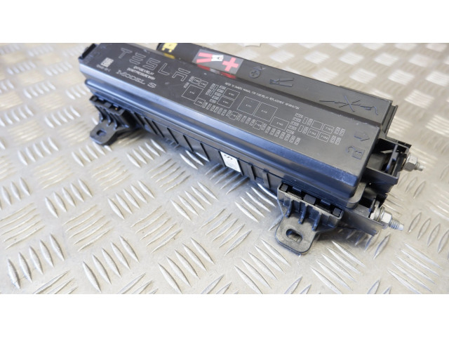   Pojistková skříňka 103440600C, 103440500D   Tela Model S 2016