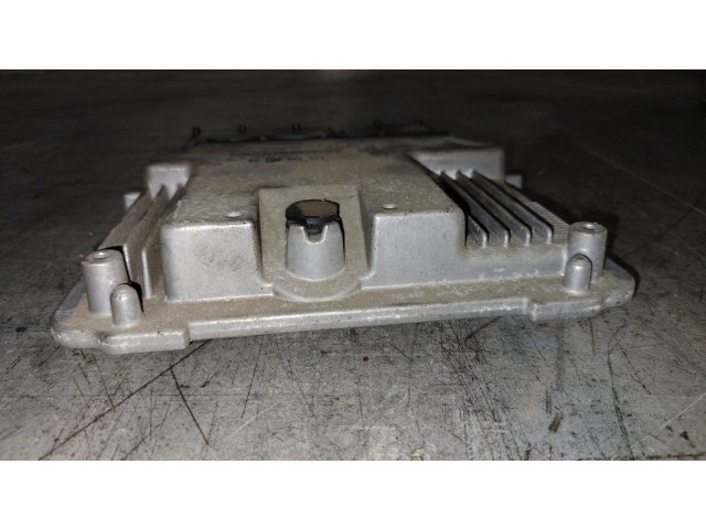 Řídící jednotka 03G906021CG, 0281014073   Volkswagen Caddy 2008