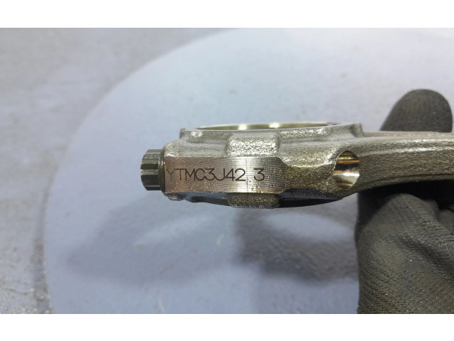 Píst 82450D7000, 1100886489   Hyundai Tucson TL  pro benzínový motor 1.6 G4FD DOHC-GDI