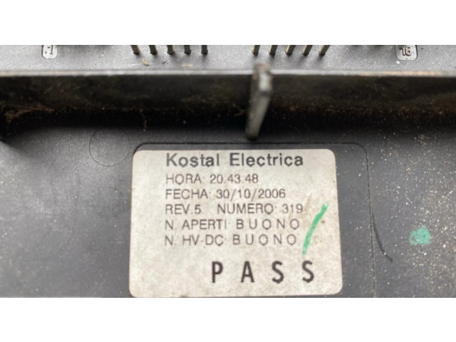   Pojistková skříňka A2215403150, 2215403150   Mercede-Benz S W221 2007