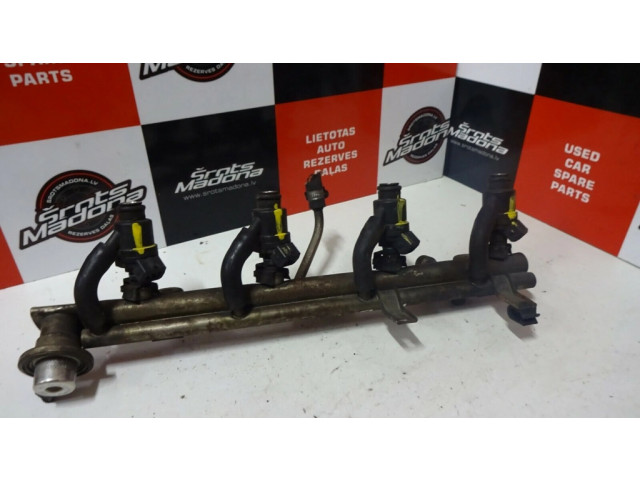 Vstřikovací lišta 1435910   BMW 3 E46  pro benzínový / Газ motor 1.8  