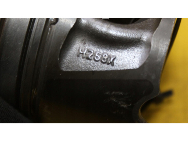 Píst    Land Rover Range Rover Sport L320     