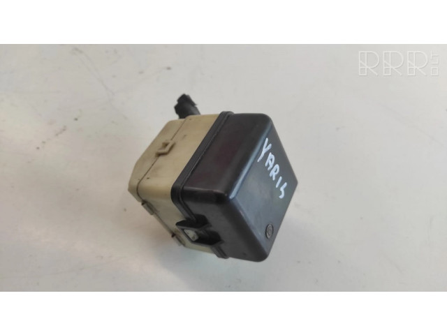   Pojistková skříňka 9098702016, 156701570   Toyota Yaris 2000