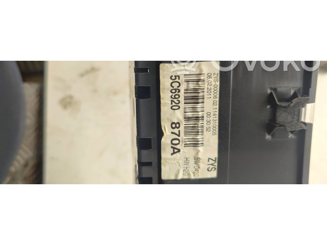 Přístrojová deska  Volkswagen Jetta VI 2012 5C6920870A, ZXS00006001  