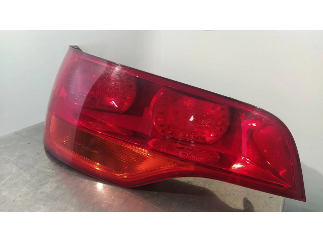 Задний фонарь      Audi Q7 4L   2005-2015 года