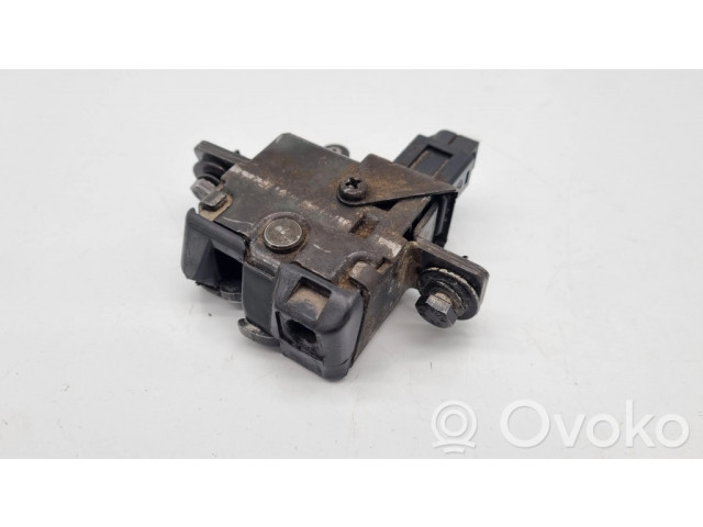 Zámek zadních dveří 8351109, 19446900   BMW 5 E34 1991