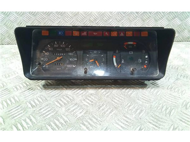 Панель приборов    Renault 18       