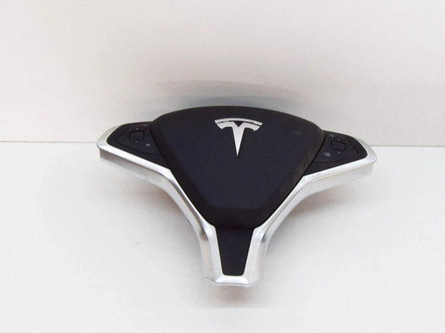 Подушка безопасности водителя 0589P1000552, 102338100D   Tesla Model S