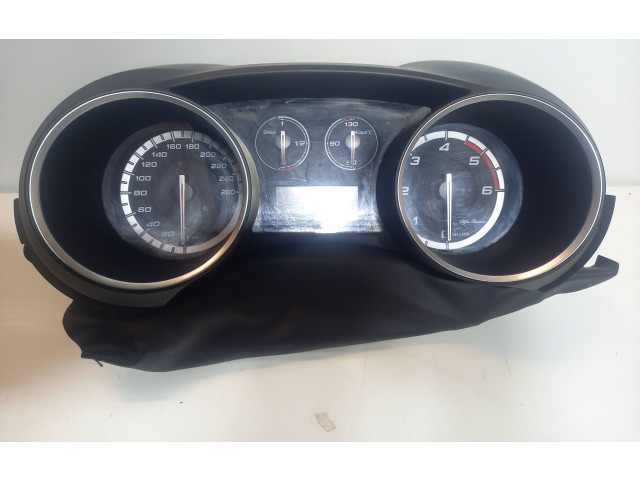Přístrojová deska  Alfa Romeo Giulietta 2010 50516478, 035603  