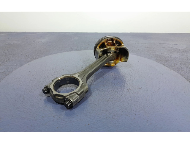 Píst 82450D7000, 1100886489   Hyundai Tucson TL  pro benzínový motor 1.6 G4FD DOHC-GDI